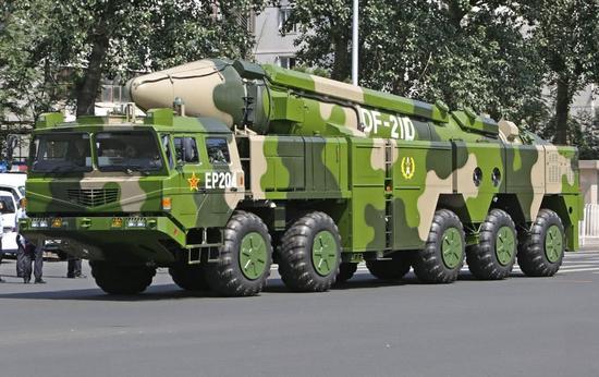 东风-21D导弹速度快、威力大、射程远,被视为一种杀手锏级别的反航母武器。