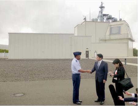 小野寺五访问美军“陆基宙斯盾”系统试验基地
