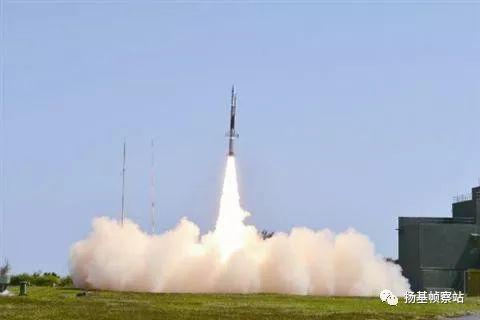 2014年10月7日,“探空10号”在屏东九鹏基地发射成功