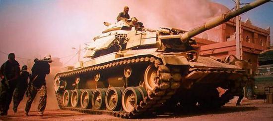 图片:红海行动中的M60A3TTS(ERA)主战坦克,是M60的初级魔改之一。