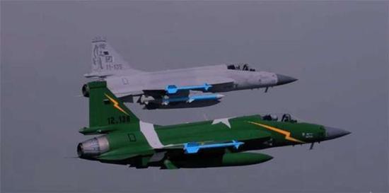 中巴合研的枭龙(JF-17)战机