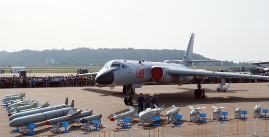这些琳琅满目的空地制导武器多数为外贸型号,轰-6K并未装备。