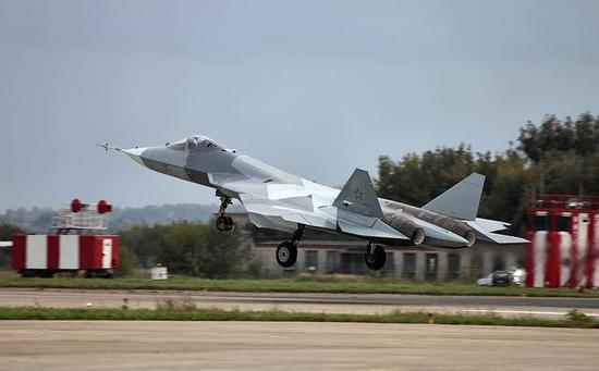 俄印五代机项目T-50原型机