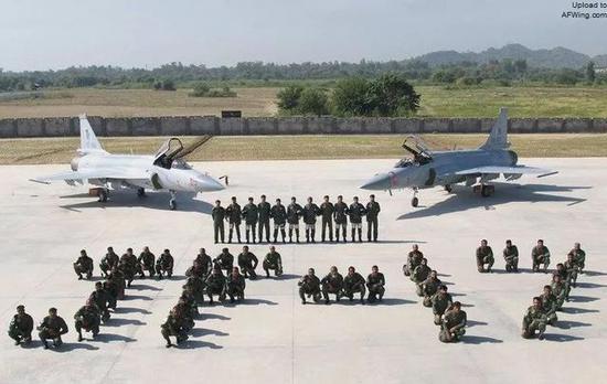 JF-17成军庆典