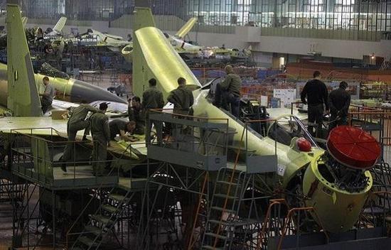 苏-30MKI大量采用了传统材料