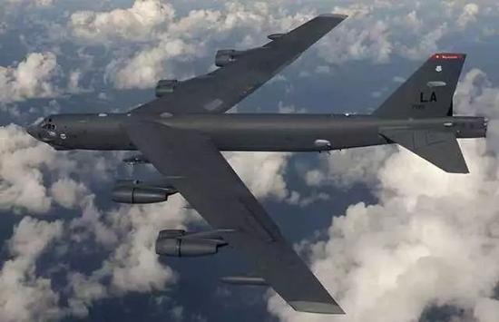 △B-52虽老,但相比其它轰炸机使用成本还是比较低的