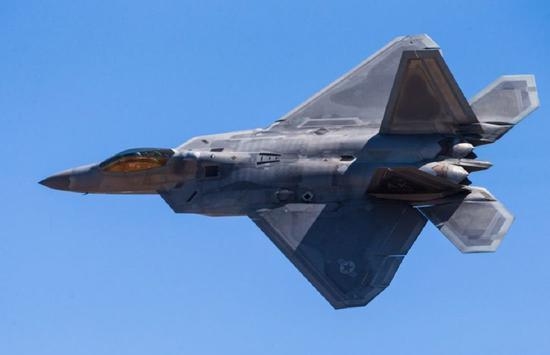 美国空军已经决定对F-22进行升级,可能会服役到2060年