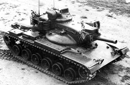 图片:造型奇葩的M60A2主战坦克,拥有152毫米短身管炮,可以发射反坦克导弹。