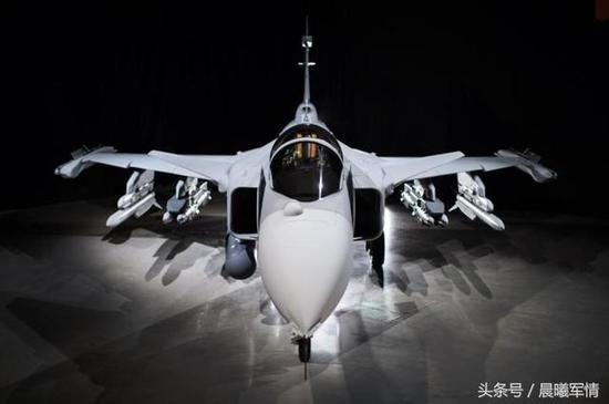 JAS-39E原型机下线