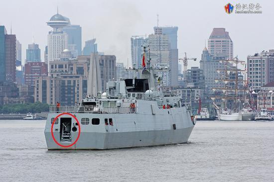 056A轻护舰艉可施放“二合一”拖曳声呐系统,搜潜能力强。来源:浩汉防务论坛