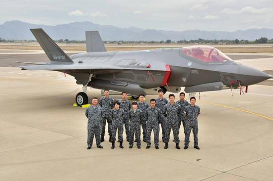 日本航空自卫队列装F-35A战斗机