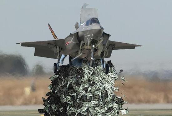 图片:F-35带给洛克希德·马丁公司大笔美金。