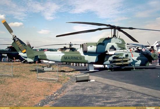 AH-1W四叶片旋翼验证机