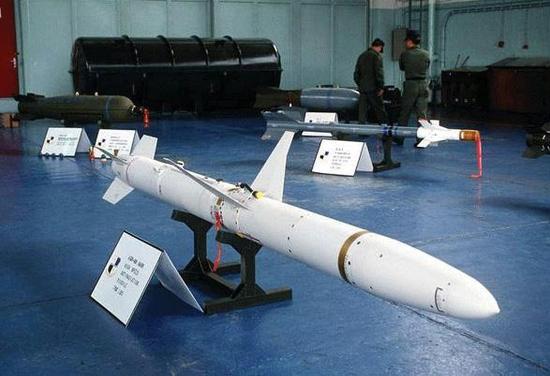PL-16型高速反辐射导弹