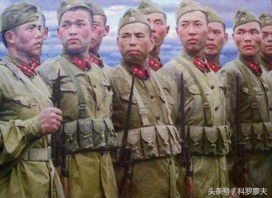 图片:许世友将军下连队时所佩戴的士兵船形帽。