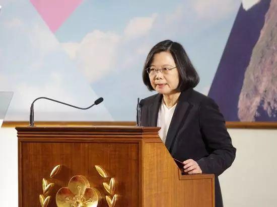 蔡英文出席年终记者会,声称“相信大陆不会对台湾动武”