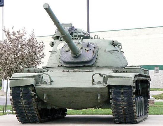 图片:最早期的M60“巴顿”坦克,炮塔类似于M48A2。