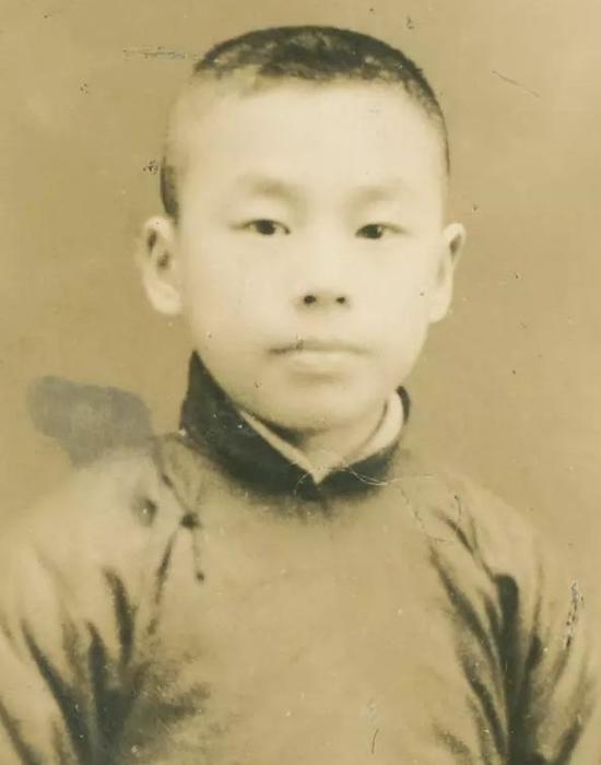 ▲幼年时期的童志鹏