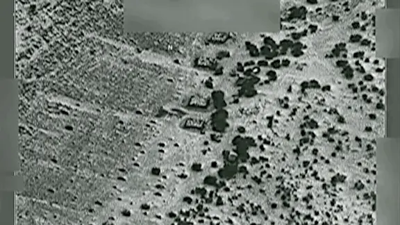 美军B-2空袭利比亚ISIS营地动态图,这才叫狂轰滥炸!