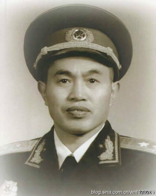 皮定均:因座机撞山而遇难