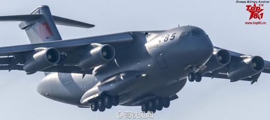 中国运20大型运输机