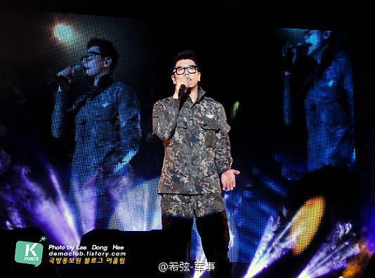 2010年入伍的文艺兵朴孝信(知道他是因为那首《雪之花》)