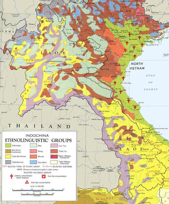 老挝、越南地区族群分布图(1970年数据)。紫色区域为老挝的主体民族佬族,青色的是苗族,黄色是孟高棉民族,绿色是京族(越族)。