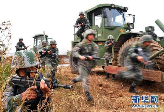 图为中国战斗工兵快速反应训练