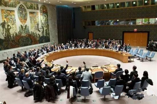 图片:2016年3月2日在纽约联合国总部拍摄的联合国安理会会议现场。 联合国安理会2日通过决议,决定实施一系列制裁措施,遏制朝鲜的核、导开发计划。