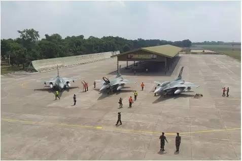 印尼空军接收F-16EDA飞机