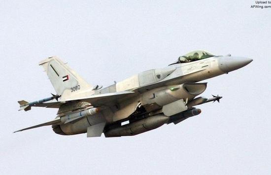 配备AN/APG-80型AESA的F-16E,注意它没有空速管
