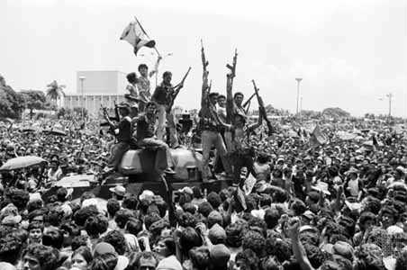 1979年,尼加拉瓜桑解阵夺取政权