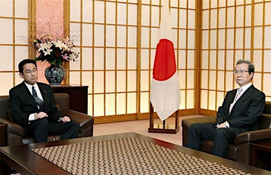 8月9日上午,日本外相岸田文雄在外务省紧急召见中国驻日大使程永华。