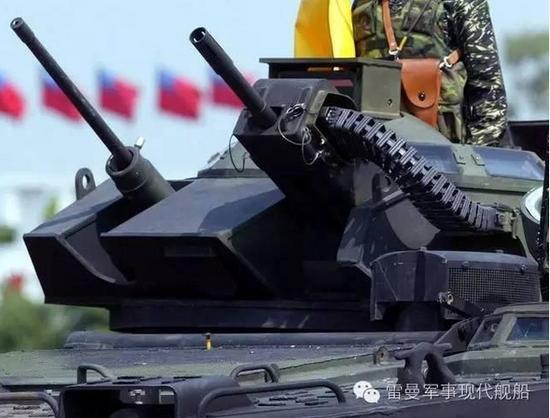 图3 武器站的特写,通常为M2重机枪一挺,MK 19型榴弹发射器一部。