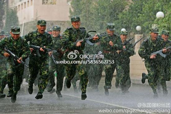 《士兵突击》中的八一杠