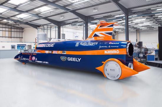 “寻血猎犬”超音速汽车(BloodhoundSSC) 已经喷涂了吉利的标志
