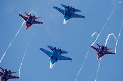 勇士雨燕炫酷飞行