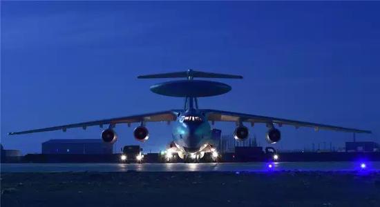 空警-2000开启了中国武器“领先一代”的先河