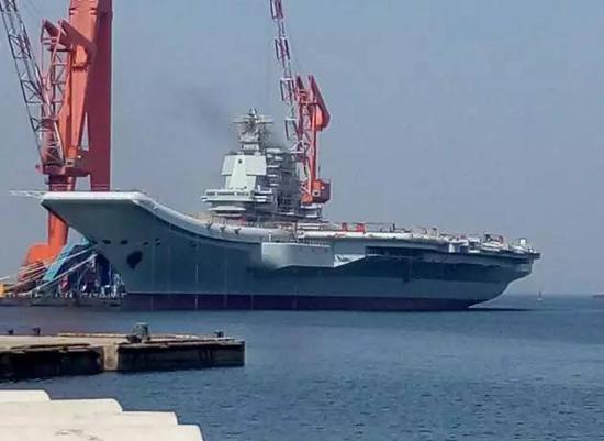 连续两次进行动力测试的国产首艘001A型航母