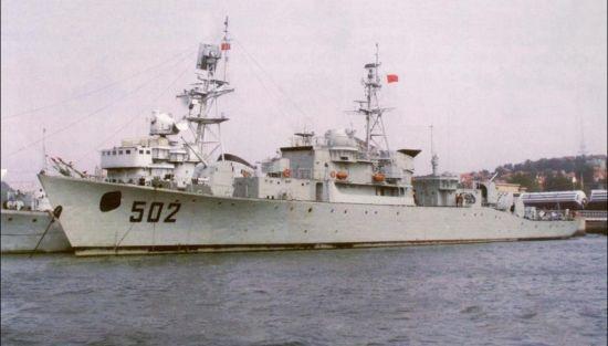 资料图:中国502号护卫舰准备充分,开战8分钟就击沉了越南一艘运输舰