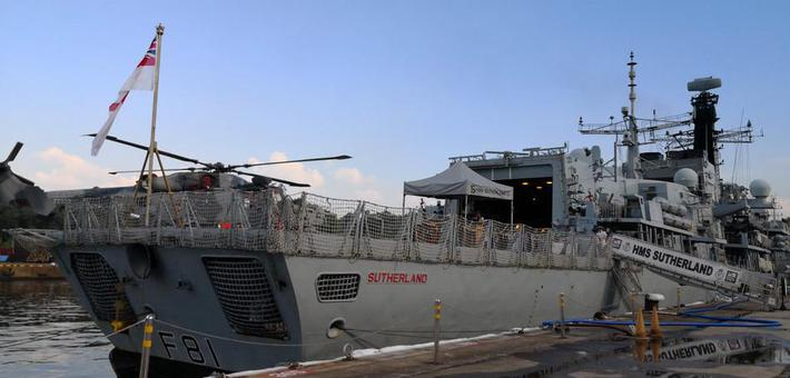 丢人现眼!英军舰抵达新加坡称要巡航南海