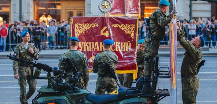 俄官兵为胜利日阅兵做最后准备