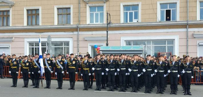 俄罗斯符拉迪沃斯托克海军举行阅兵