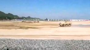 中国轮式战车秀机动