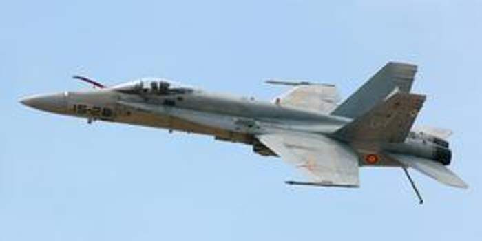 美媒:美军F18舰载战机再获升级 可击败中国歼20