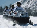 暖手又暖心！新疆军区边防战士的摩托雪橇握把能加热