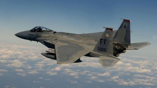 F15