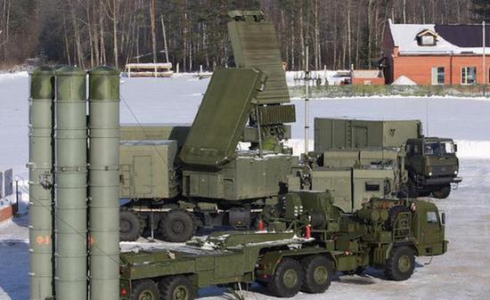 △S-400核心的导弹和雷达设备必须经过严格验收调试,交付应该没那么快