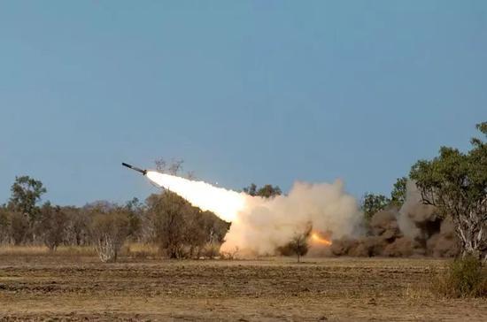 图1、M-142型高机动火箭炮系统将在2025年左右加入澳大利亚陆军服役。