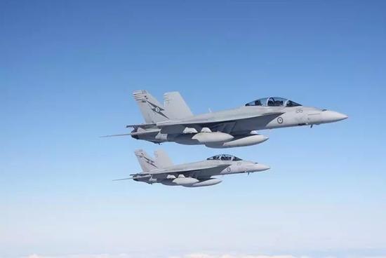 图7、澳大利亚皇家空军的波音F / A-18F“超级大黄蜂”战斗机。